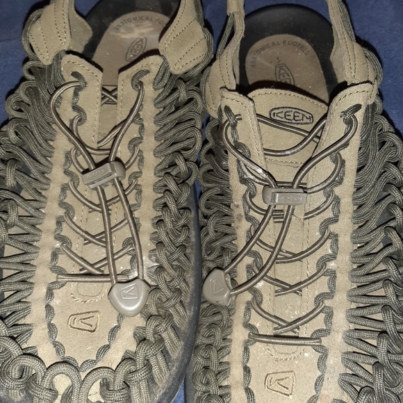 Beach shoes - Picture 2 of 2